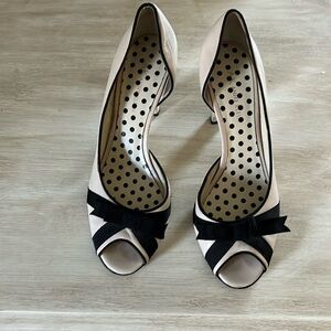 Anne Klein Bow Tied Black and Cream Heels